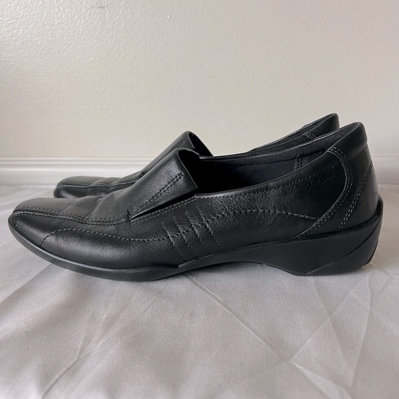 Ecco Slip On Black Leather Loafers For Women Sz 39 EU // 8 US - Picture 7 of 16